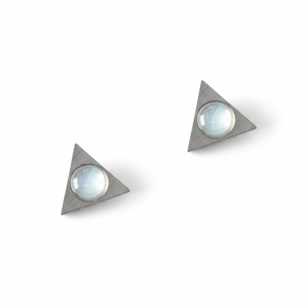 new Loren Olivia Δ Opal Pyramid Stud Earrings Δ Silver Plated Δ